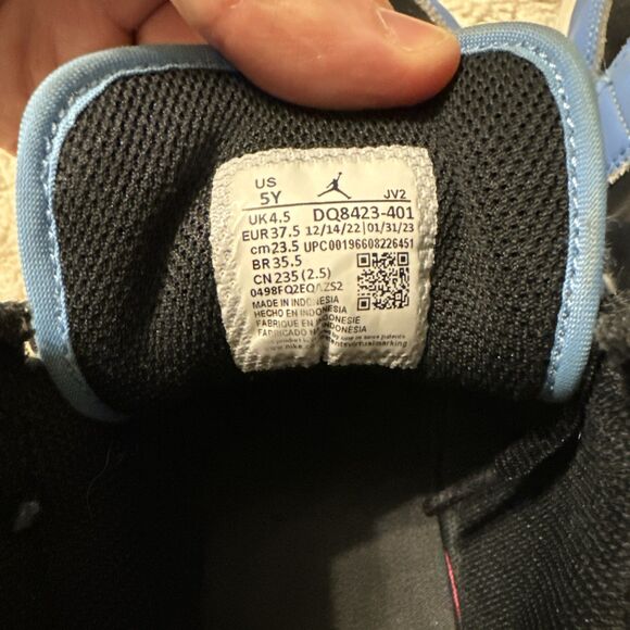 Nike Air Jordan 1 Mid University Blue Black DQ8423-401 Gradeschool Size 5Y 6.5W - Picture 7 of 8